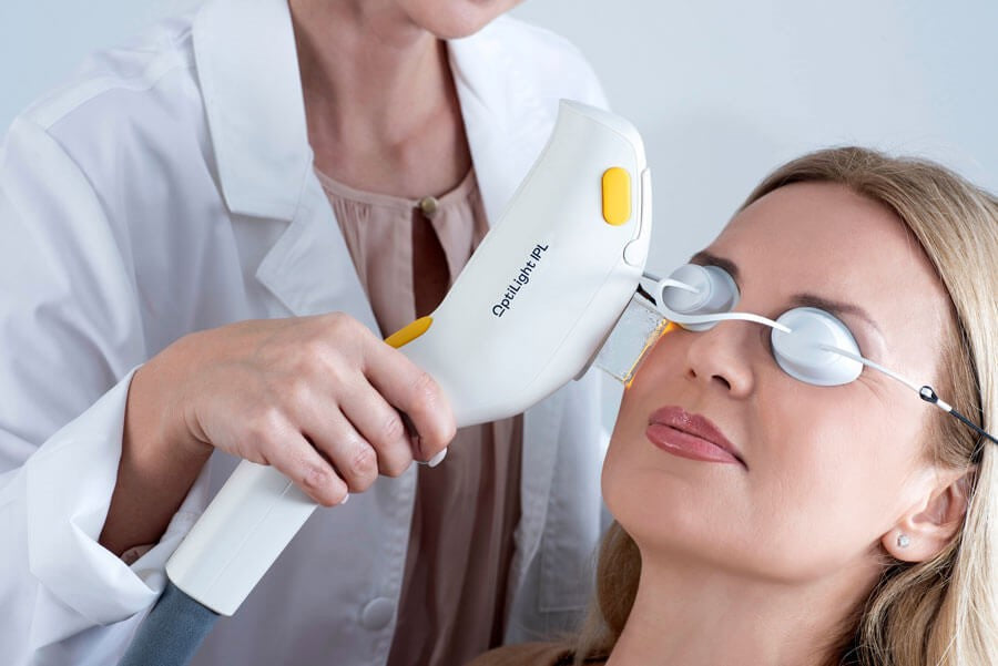 IPL intense pulsed light therapy for dry eye treatment at Réspa Optometry & Dry Eye Wellness Centre Hong Kong